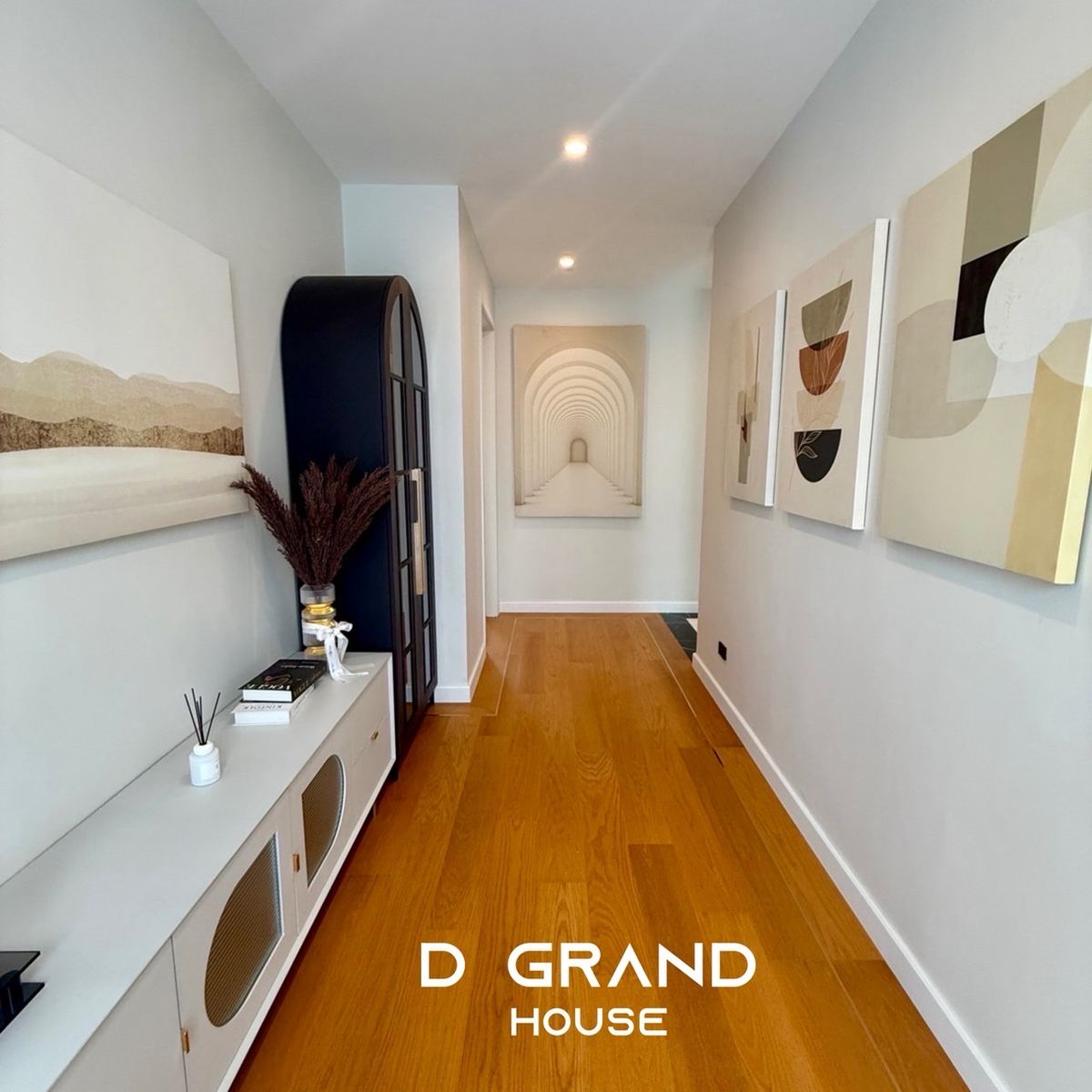 บ้านพัฒนาการ ศรีนครินทร์ : ขาย/ให้เช่า บ้านหรู CINQ ROYAL กรุงเทพกรีฑา บ้านใหม่เอี่ยม 100% พร้อมลิฟต์ เฟอร์นิเจอร์บิ้วอินครบ พร้อมเข้าอยู่ทันที