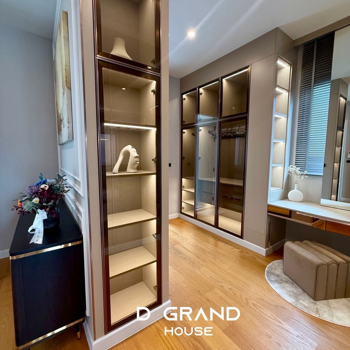 บ้านพัฒนาการ ศรีนครินทร์ : ขาย/ให้เช่า บ้านหรู CINQ ROYAL กรุงเทพกรีฑา บ้านใหม่เอี่ยม 100% พร้อมลิฟต์ เฟอร์นิเจอร์บิ้วอินครบ พร้อมเข้าอยู่ทันที