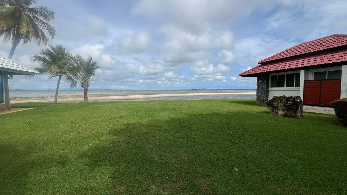 ขายบ้านระยอง : ขายบ้านเดี่ยวติดทะเล แกลง ระยอง เงียบสงบ บรรยากาศสุดฟิน พื้นที่ 197.8 ตร.ว.