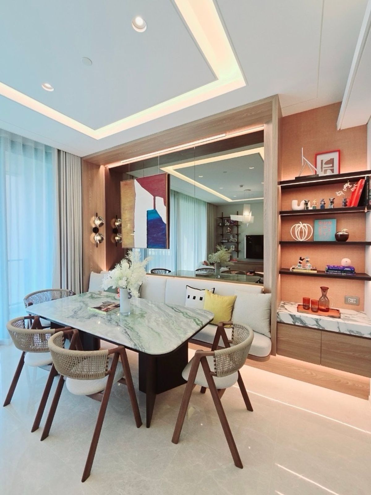 ให้เช่าคอนโดวิทยุ ชิดลม หลังสวน : Special price 299,999/ month for rent The Resident At Sindthorn Kempinski 2 bedroom