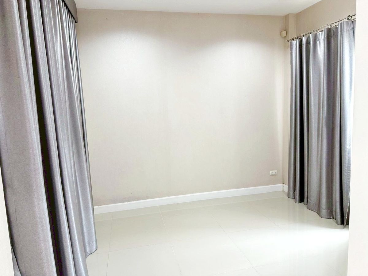 ขายบ้านพระราม 2 บางขุนเทียน : ขาย เดอะแกรนด์ พระราม 2 ขนาด 56 ตรว. 3 นอน 3 น้ำ หลังมุม สภาพเยี่ยม รีโนเวทแล้ว