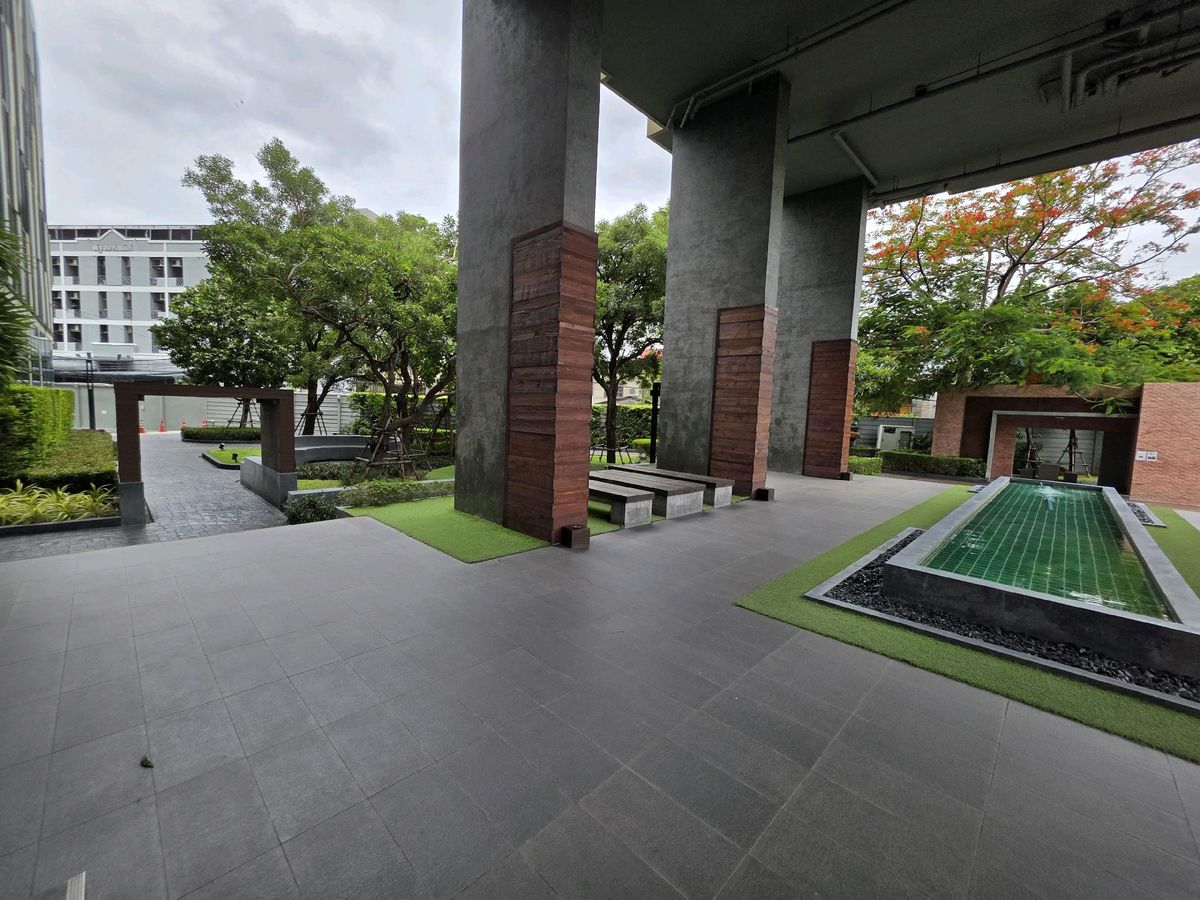 ขายคอนโดปิ่นเกล้า จรัญสนิทวงศ์ : Brix Condominium จรัญสนิทวงศ์ 64 MRT สิรินธร หน้าโครงการ เดินเพิ่งไม่กี่ก้าว 🔥 ขายถูกที่สุดในโครงการ 🔥