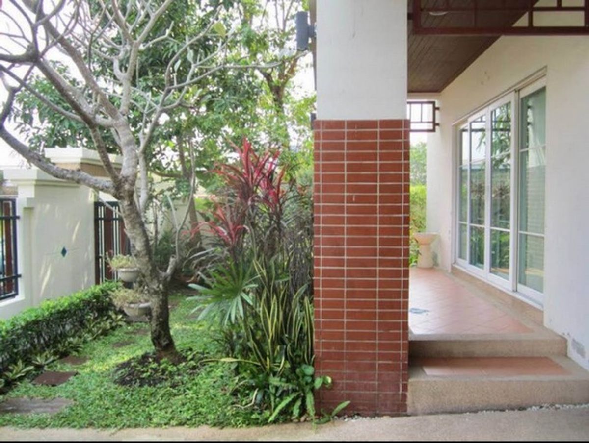 For RentHouseBangna, Bearing, Lasalle : HR2488 House for rent Sittaram Regent Srinakarin Village, Lasal area, near Srila Sal train station