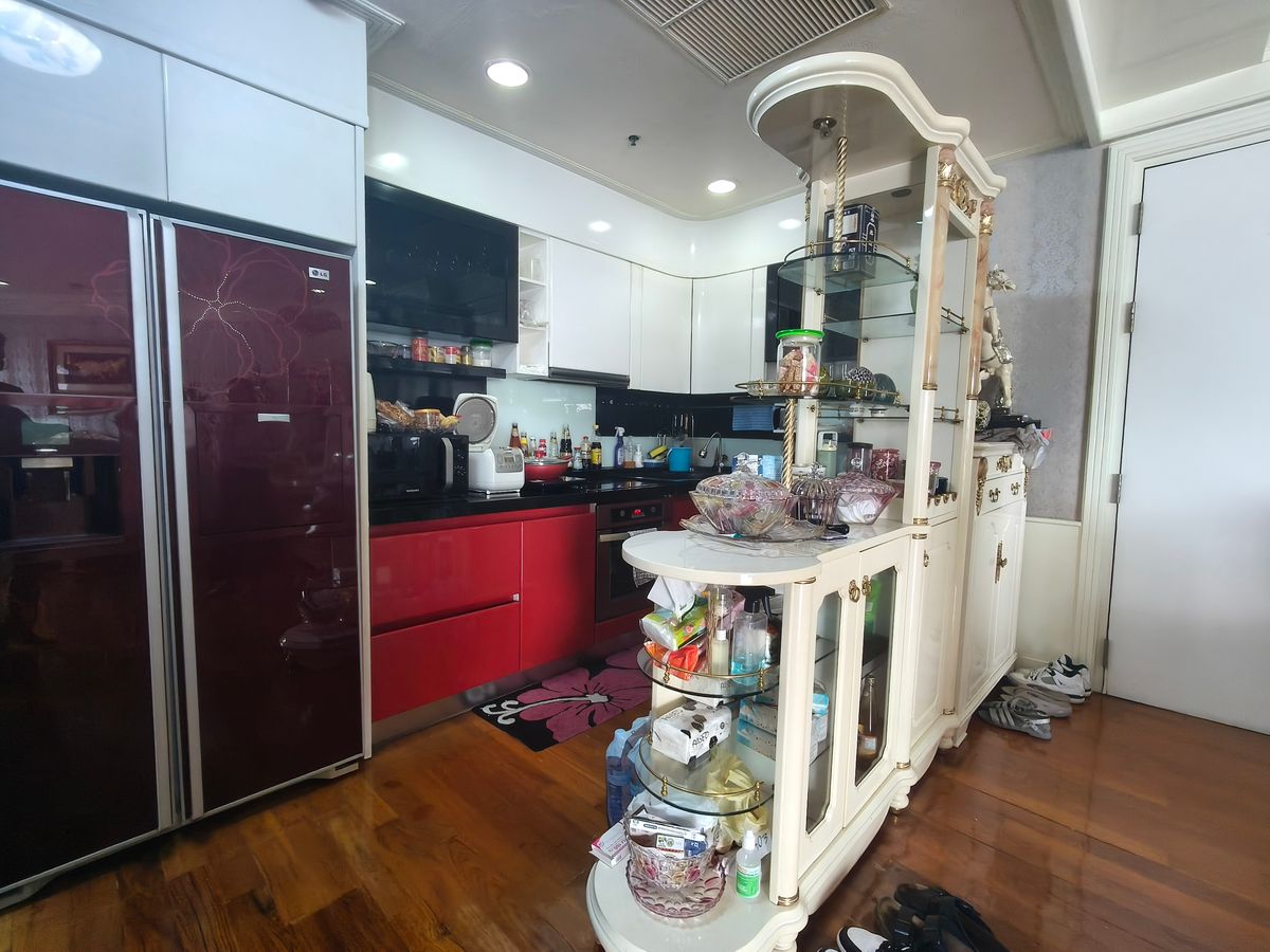 For SaleCondoSathorn, Narathiwat : ✨ 𝗙𝗢𝗥 𝗦𝗔𝗟𝗘! 𝗘𝘅𝗰𝗹𝘂𝘀𝗶𝘃𝗲 𝗥𝗶𝘃𝗲𝗿𝘀𝗶𝗱𝗲 𝗚𝗲𝗺: 𝗖𝗛𝗔𝗧𝗥𝗜𝗨𝗠 𝗥𝗘𝗦𝗜𝗗𝗘𝗡𝗖𝗘 𝗥𝗜𝗩𝗘𝗥𝗦𝗜𝗗𝗘 - 𝗨𝗻𝗺𝗮𝘁𝗰𝗵𝗲𝗱 𝗜𝗻𝘃𝗲𝘀𝘁𝗺𝗲𝗻𝘁 & 𝗟𝗶𝗳𝗲𝘀𝘁𝘆𝗹𝗲 𝗢𝗽𝗽𝗼𝗿𝘁𝘂𝗻𝗶𝘁𝘆! ✨