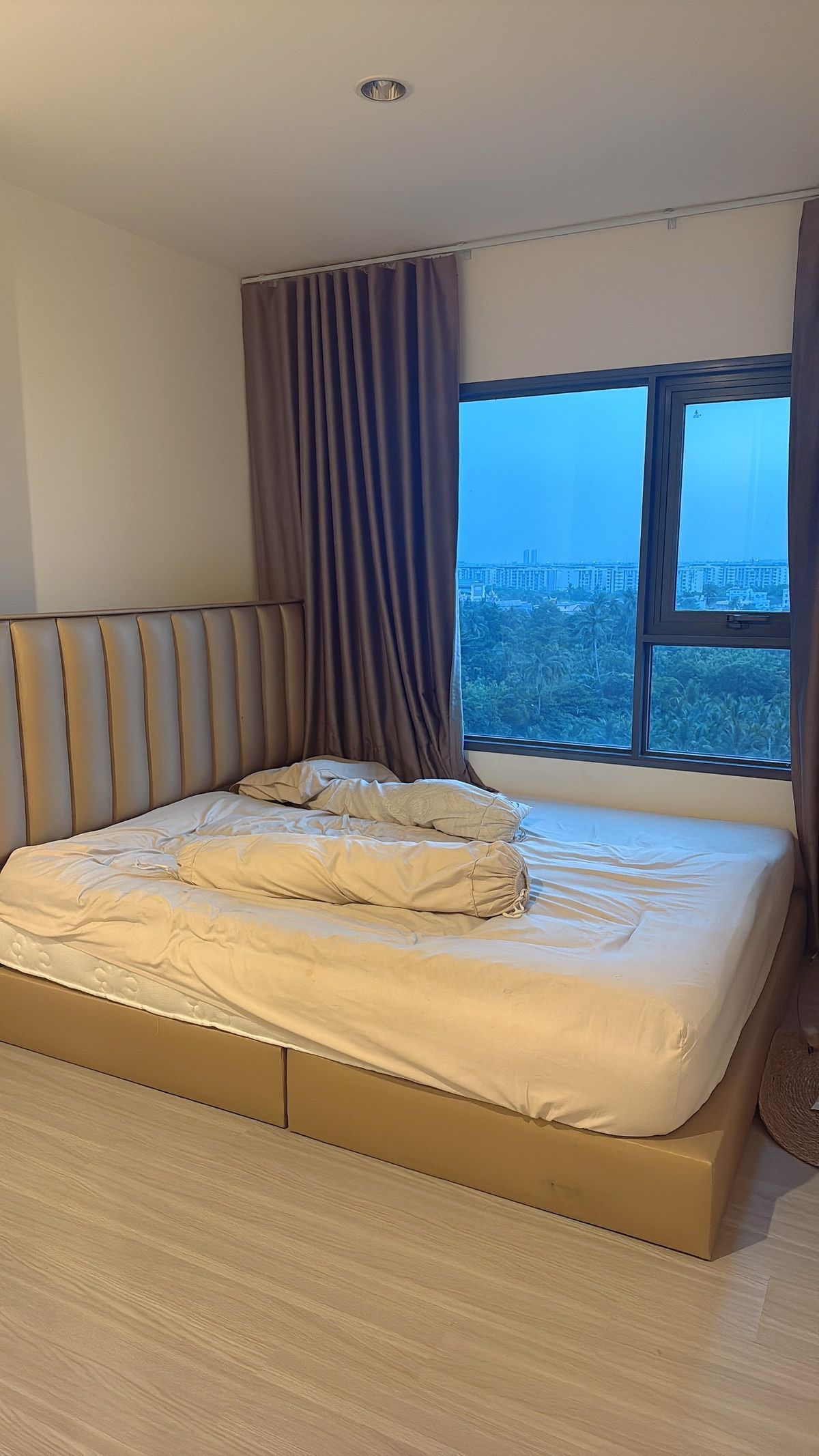ขายคอนโดท่าพระ ตลาดพลู วุฒากาศ : ขาย / ให้เช่า  คอนโด  Aspire Sathorn - Ratchaphruek ห่างจาก BTS บางหว้า 450 เมตร