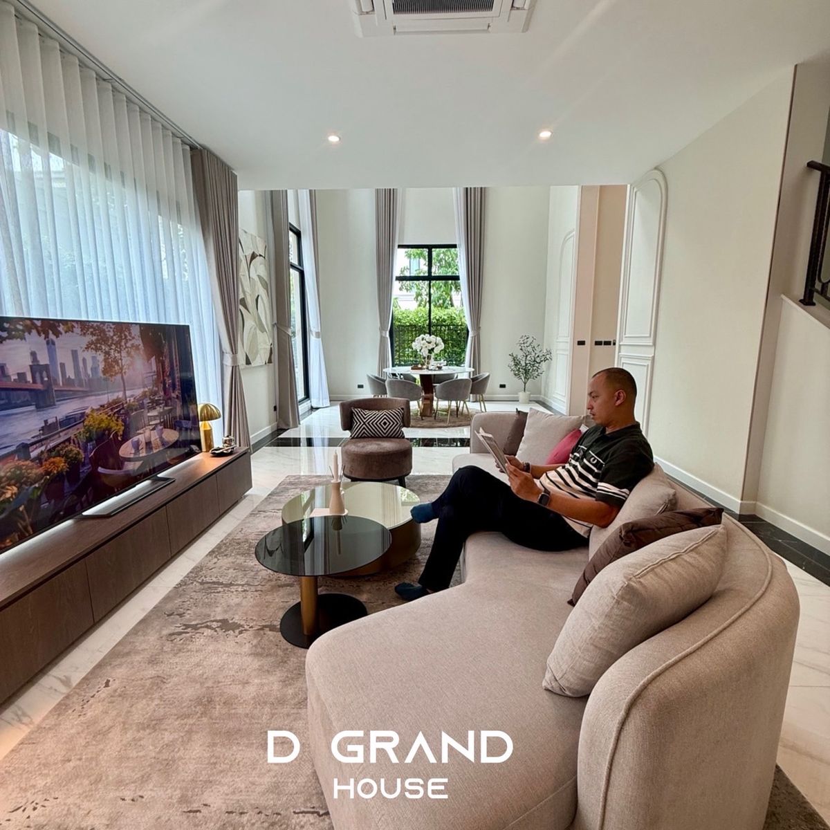 บ้านพัฒนาการ ศรีนครินทร์ : ขาย/ให้เช่า บ้านหรู CINQ ROYAL กรุงเทพกรีฑา บ้านใหม่เอี่ยม 100% พร้อมลิฟต์ เฟอร์นิเจอร์บิ้วอินครบ พร้อมเข้าอยู่ทันที