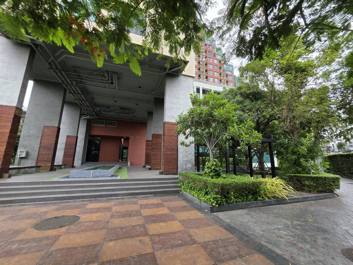 ขายคอนโดปิ่นเกล้า จรัญสนิทวงศ์ : Brix Condominium จรัญสนิทวงศ์ 64 MRT สิรินธร หน้าโครงการ เดินเพิ่งไม่กี่ก้าว 🔥 ขายถูกที่สุดในโครงการ 🔥