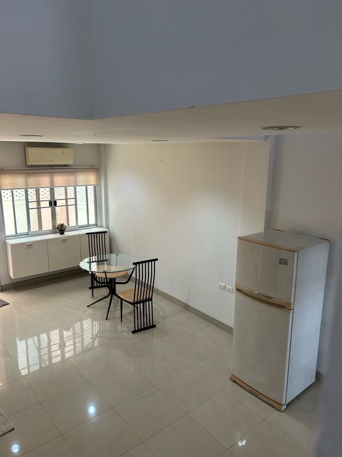 ให้เช่าทาวน์โฮมสมุทรปราการ สำโรง : 💥ForRent💥3Bed •  Baan Klang Muang British Town Srinakarin🏡 Near Skytrain ’Si La Salle’ 500 m ‼️ Ready to move in ‼️  Fully Furnished ✨