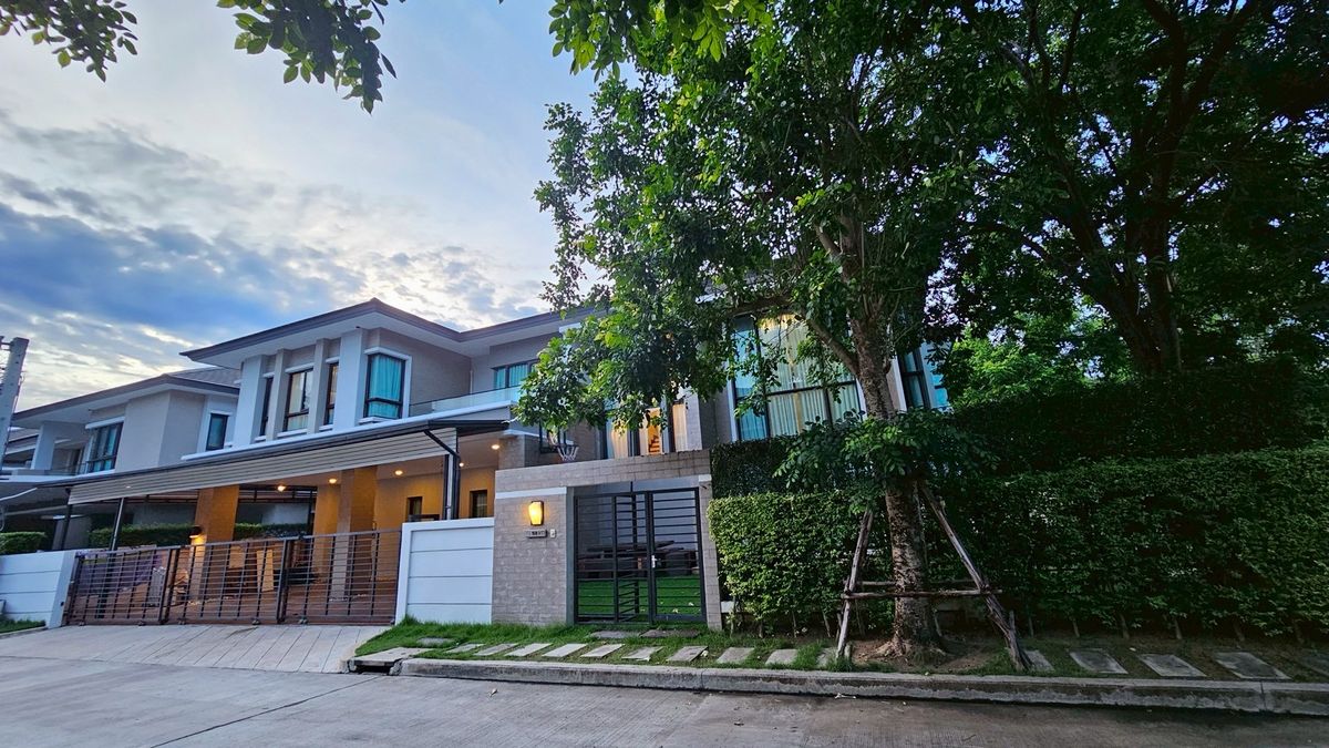 ขายบ้านปิ่นเกล้า จรัญสนิทวงศ์ :  ♦ City Lux Lodge Type ♦ 2 ชั้น | ขนาดที่ดิน 127.60 ตร.ว. พื้นที่ใช้สอย 700.00 ตร.ม. | 5 ห้องนอน 6 ห้องน้ำ 4 ที่จอดรถ | ใกล้ รพ.ธนบุรี 2 13 นาที, The Crystal ราชพฤกษ์ 13 นาที, เมเจอร์ปิ่นเกล้า 13 นาที