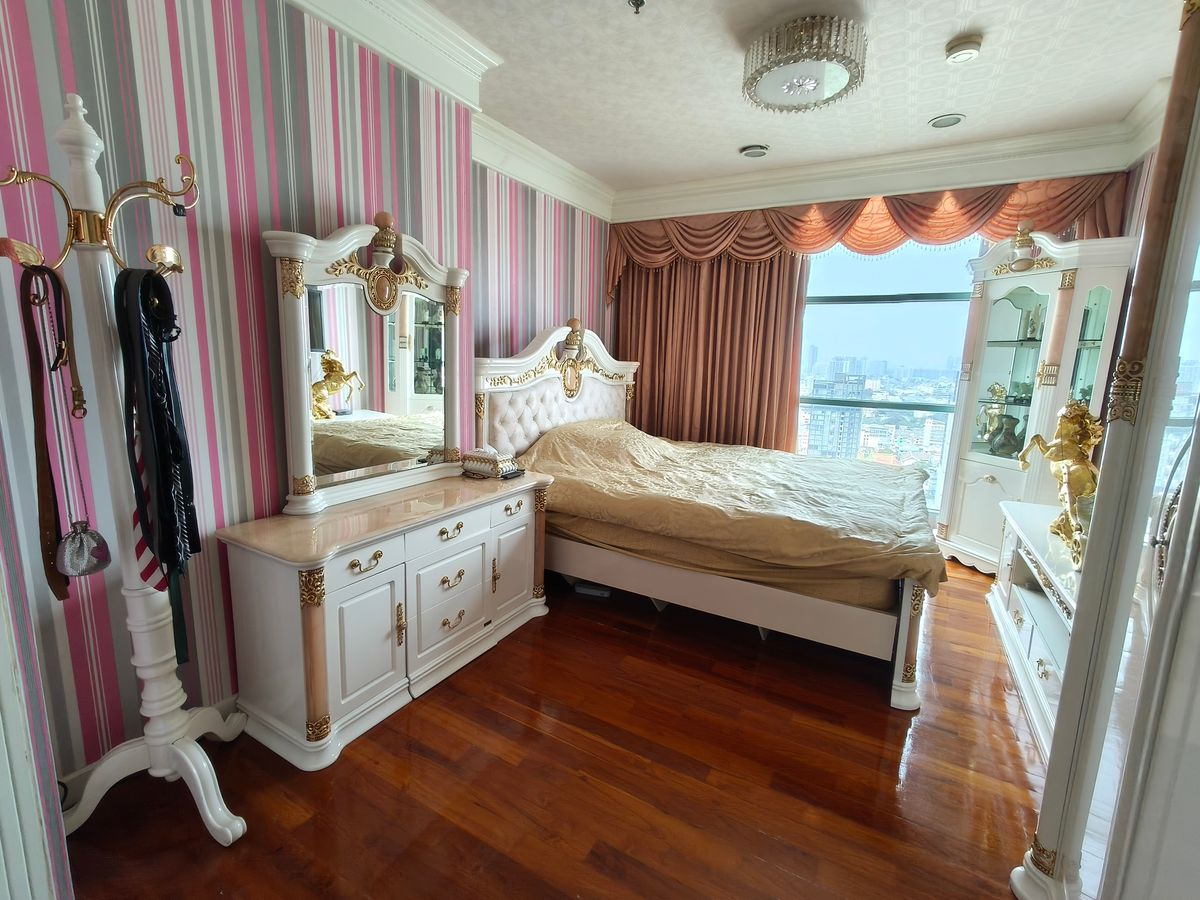 For SaleCondoSathorn, Narathiwat : ✨ 𝗙𝗢𝗥 𝗦𝗔𝗟𝗘! 𝗘𝘅𝗰𝗹𝘂𝘀𝗶𝘃𝗲 𝗥𝗶𝘃𝗲𝗿𝘀𝗶𝗱𝗲 𝗚𝗲𝗺: 𝗖𝗛𝗔𝗧𝗥𝗜𝗨𝗠 𝗥𝗘𝗦𝗜𝗗𝗘𝗡𝗖𝗘 𝗥𝗜𝗩𝗘𝗥𝗦𝗜𝗗𝗘 - 𝗨𝗻𝗺𝗮𝘁𝗰𝗵𝗲𝗱 𝗜𝗻𝘃𝗲𝘀𝘁𝗺𝗲𝗻𝘁 & 𝗟𝗶𝗳𝗲𝘀𝘁𝘆𝗹𝗲 𝗢𝗽𝗽𝗼𝗿𝘁𝘂𝗻𝗶𝘁𝘆! ✨