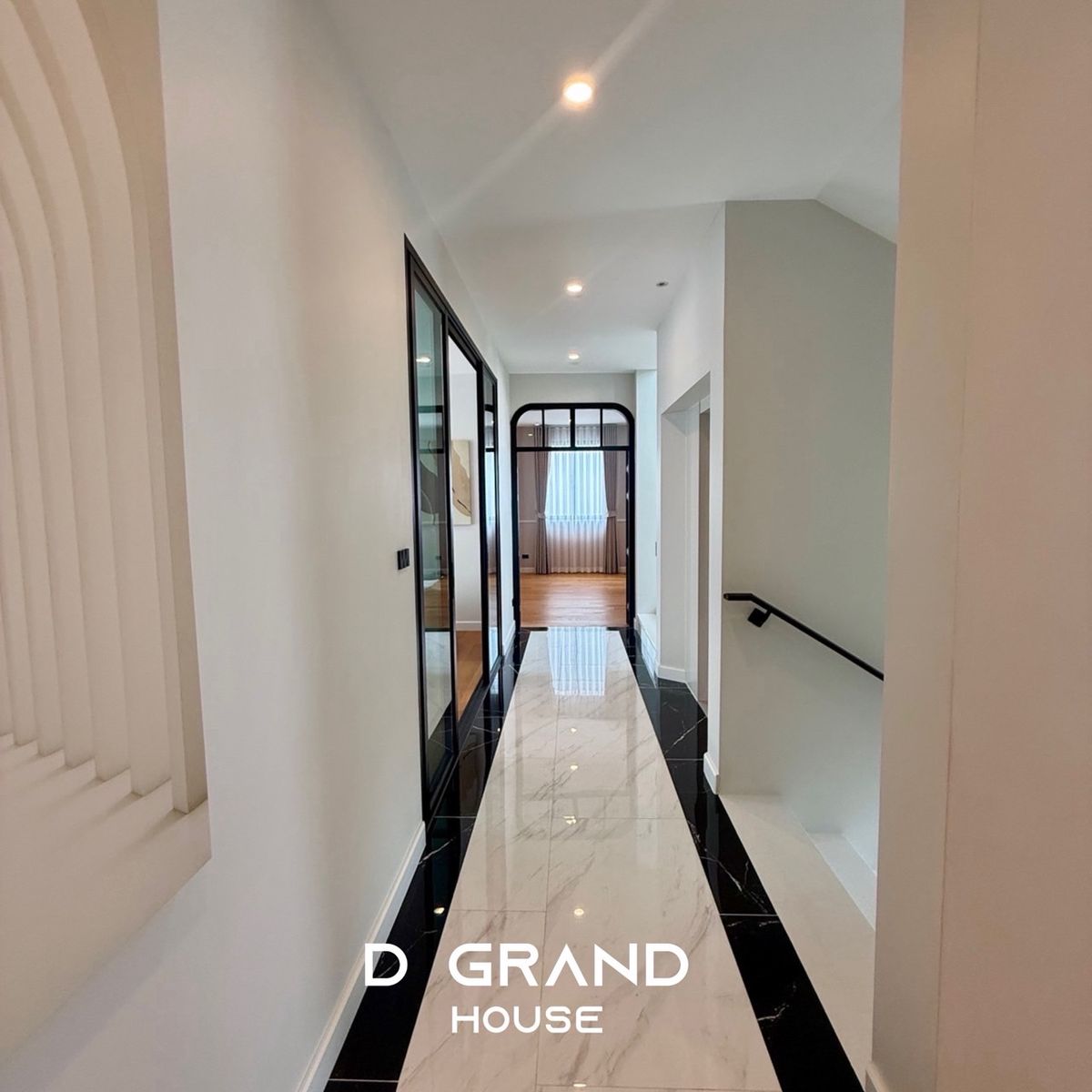 บ้านพัฒนาการ ศรีนครินทร์ : ขาย/ให้เช่า บ้านหรู CINQ ROYAL กรุงเทพกรีฑา บ้านใหม่เอี่ยม 100% พร้อมลิฟต์ เฟอร์นิเจอร์บิ้วอินครบ พร้อมเข้าอยู่ทันที