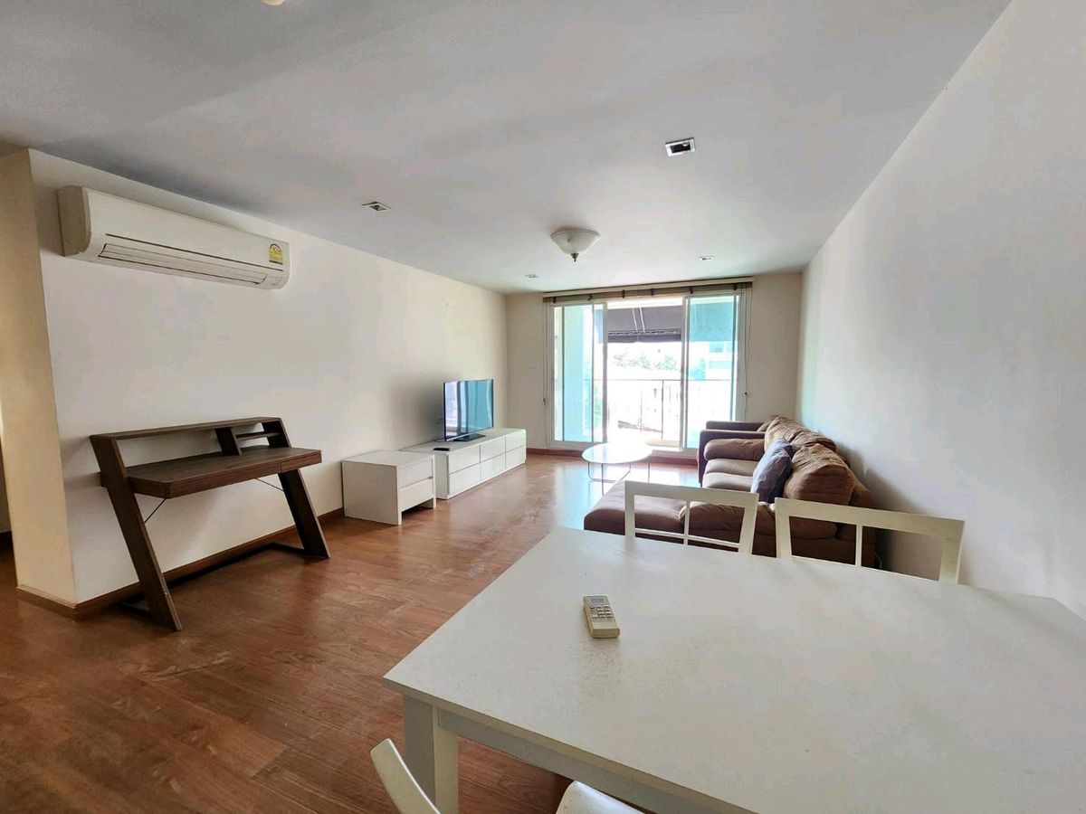 For SaleCondoSapankwai,Jatujak : For Sale: Baxtor CondominiumCorner unit Low-rise building (8 floors) | Near BTS Saphan Khwai