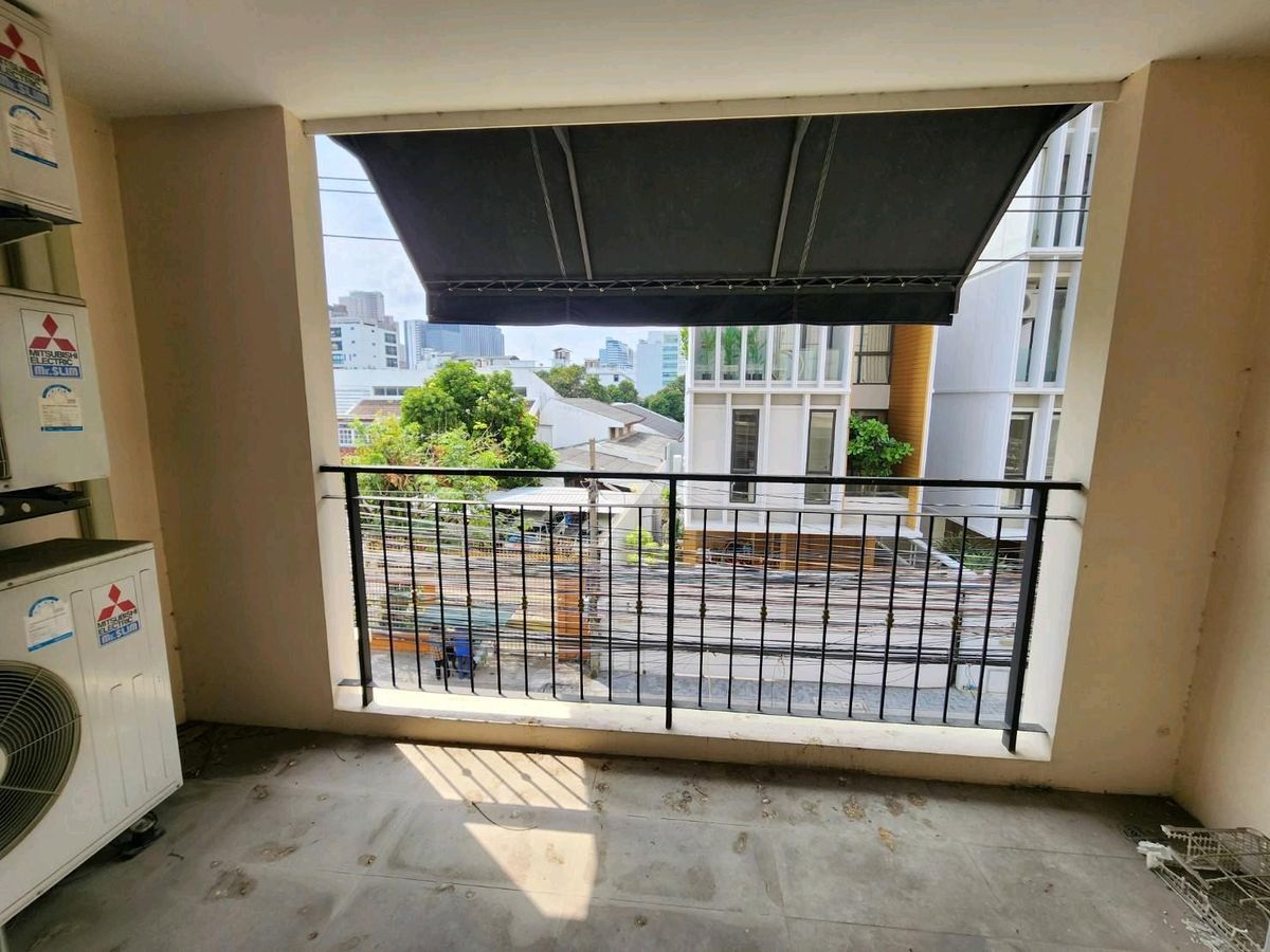 For SaleCondoSapankwai,Jatujak : For Sale: Baxtor CondominiumCorner unit Low-rise building (8 floors) | Near BTS Saphan Khwai