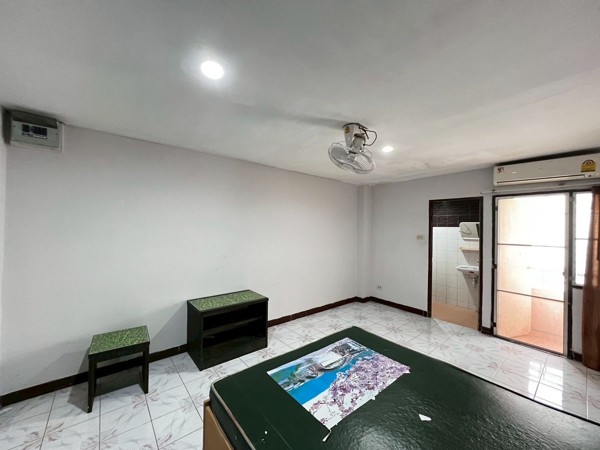 For SaleHotel&Apartment BusinessPattaya, Bangsaen, Chonburi : 📌 Apartments for sale near Amata Nakorn Industrial Estate, full -year -old, 348 sq.w. offers convenient parking. Returns of up to 9%, only 32 million baht !!