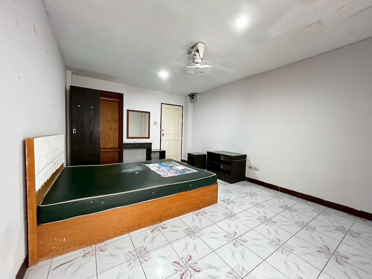 For SaleHotel&Apartment BusinessPattaya, Bangsaen, Chonburi : 📌 Apartments for sale near Amata Nakorn Industrial Estate, full -year -old, 348 sq.w. offers convenient parking. Returns of up to 9%, only 32 million baht !!