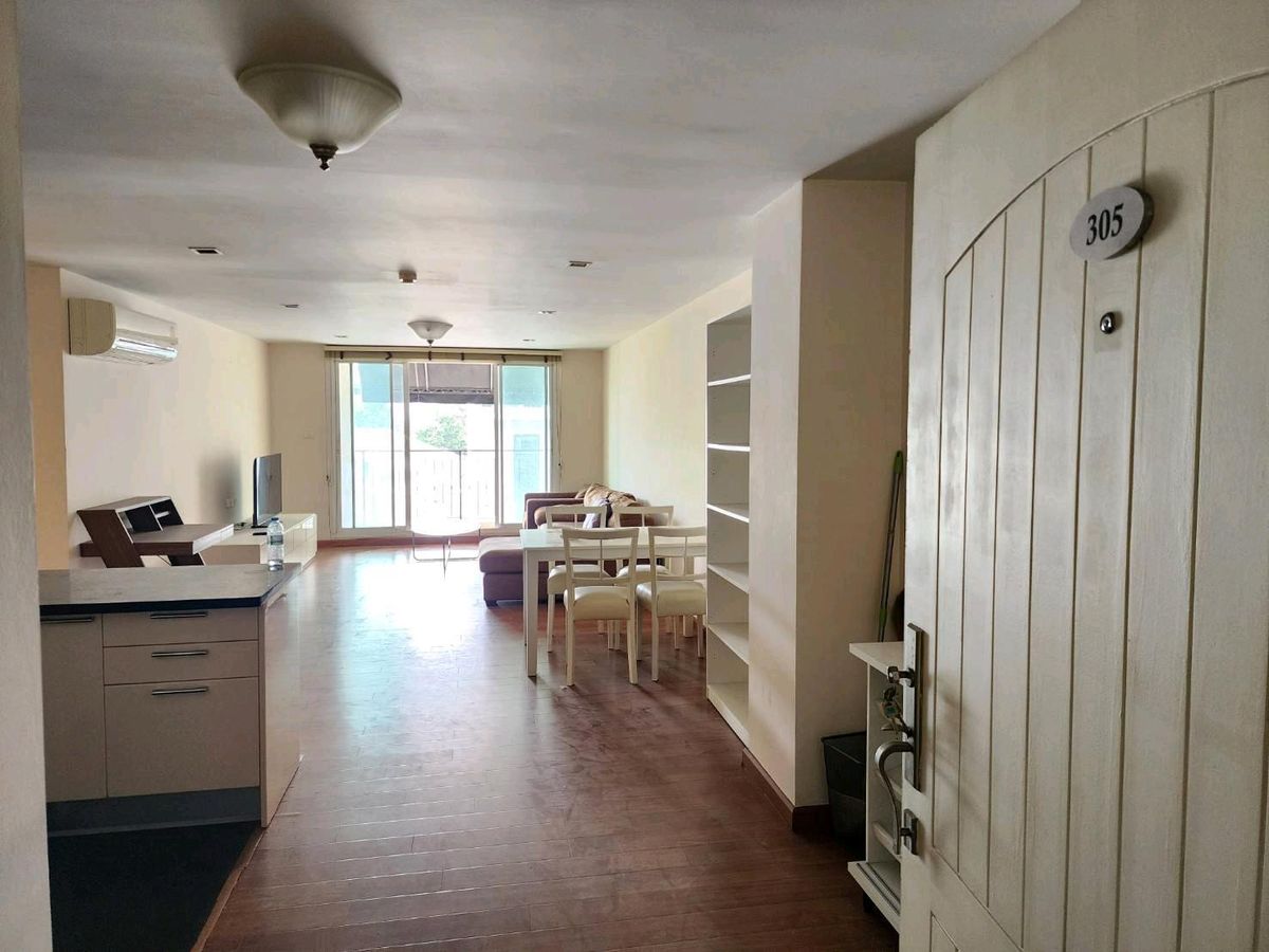 For SaleCondoSapankwai,Jatujak : For Sale: Baxtor CondominiumCorner unit Low-rise building (8 floors) | Near BTS Saphan Khwai