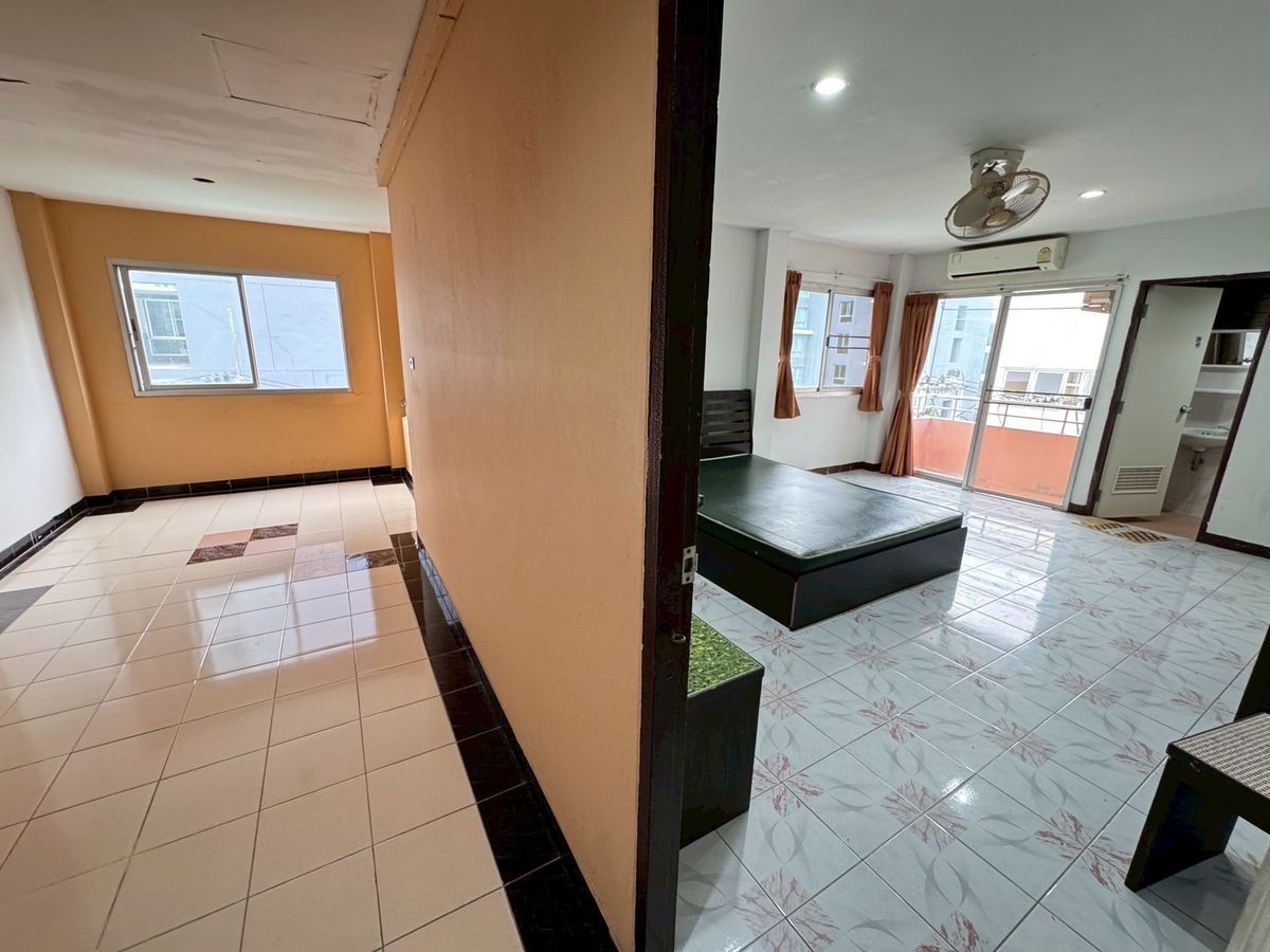 For SaleHotel&Apartment BusinessPattaya, Bangsaen, Chonburi : 📌 Apartments for sale near Amata Nakorn Industrial Estate, full -year -old, 348 sq.w. offers convenient parking. Returns of up to 9%, only 32 million baht !!