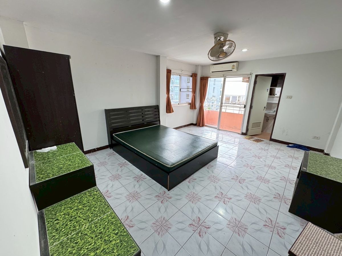 For SaleHotel&Apartment BusinessPattaya, Bangsaen, Chonburi : 📌 Apartments for sale near Amata Nakorn Industrial Estate, full -year -old, 348 sq.w. offers convenient parking. Returns of up to 9%, only 32 million baht !!