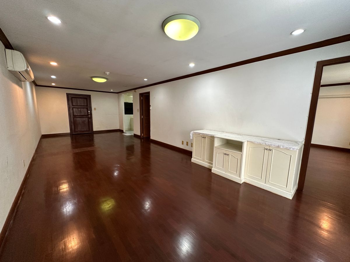For SaleCondoSukhumvit, Asoke, Thonglor : ✨ Urgent Sale! Acadamia Grand Tower – 2-Bedroom Condo in Thonglor with Full Facilities, Close to BTS for Easy Commuting