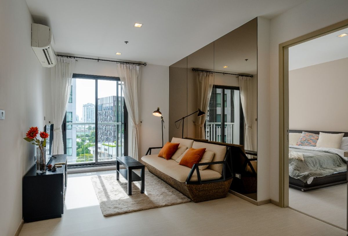 ขายคอนโดสุขุมวิท อโศก ทองหล่อ : Rhythm Sukhumvit 36-38 2 ห้องนอน ตกแต่งใหม่กริ๊บๆ ใกล้ BTS ราคาอย่างอึ๊ง ขายราคา 7.9 MB. สนใจติดต่อ 092-6905445