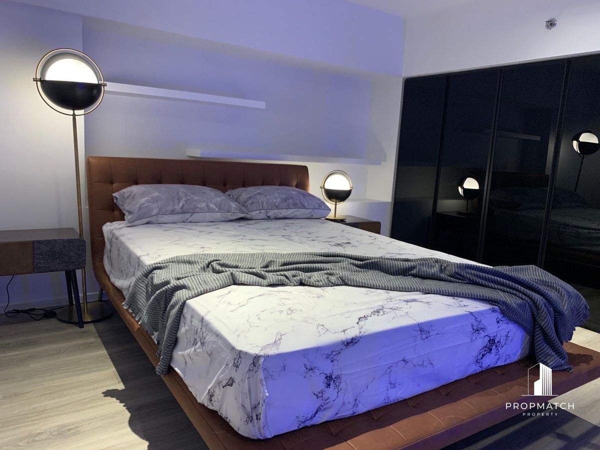 For RentCondoSilom, Saladaeng, Bangrak : 🔥The Loft Silom 🔥 style, elegant, stylish Walk up and down, not ashamed  Modern room 🎉 33,000 today with 48 SQM Loft Style. The price is only 33,000.