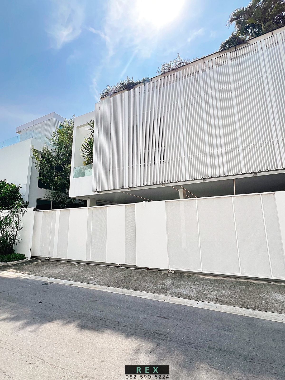 For RentHouse : ให้เช่า บ้านเดี่ยว VIVE เอกมัย - รามอินทรา โยธินพัฒนา  4 ห้องนอน ใกล้ เซ็นทรัลอีสวิลต์ (Central EastVille)