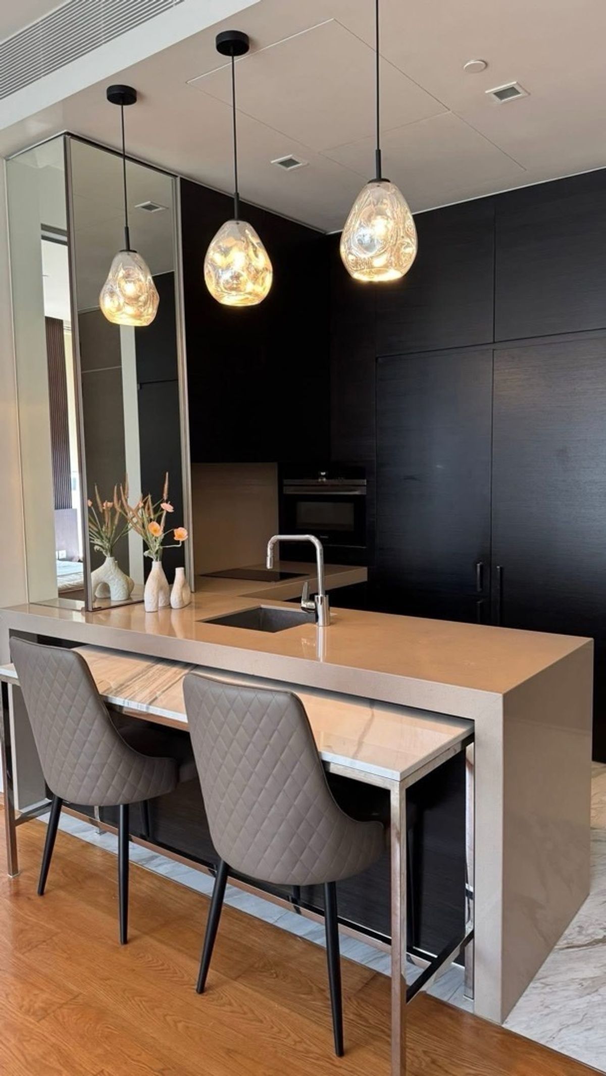 ให้เช่าคอนโดสีลม ศาลาแดง บางรัก : Saladaeng One Condo