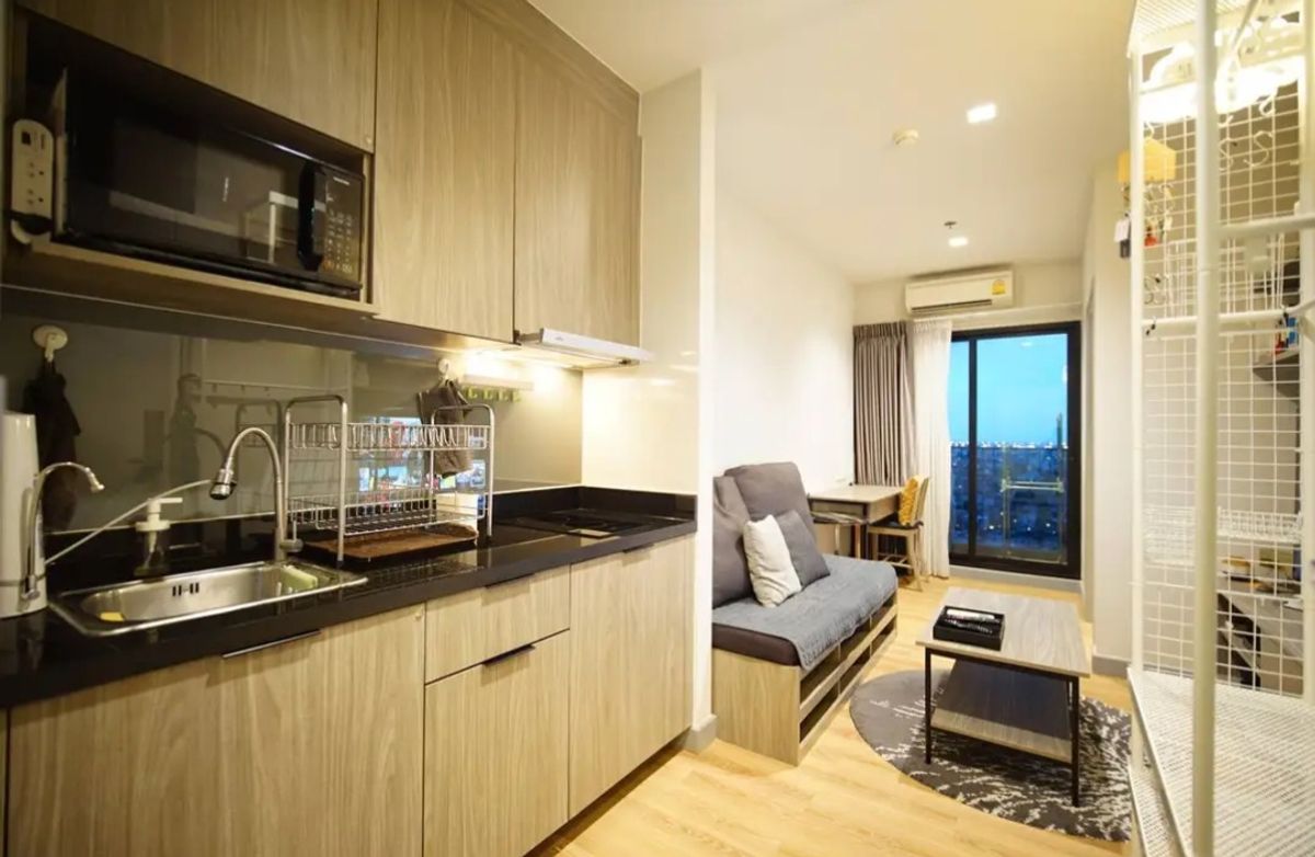 For RentCondoLadprao, Central Ladprao : 16,500 BHT/Month Chapter One Midtown Ladprao 24, (Corner) corner room