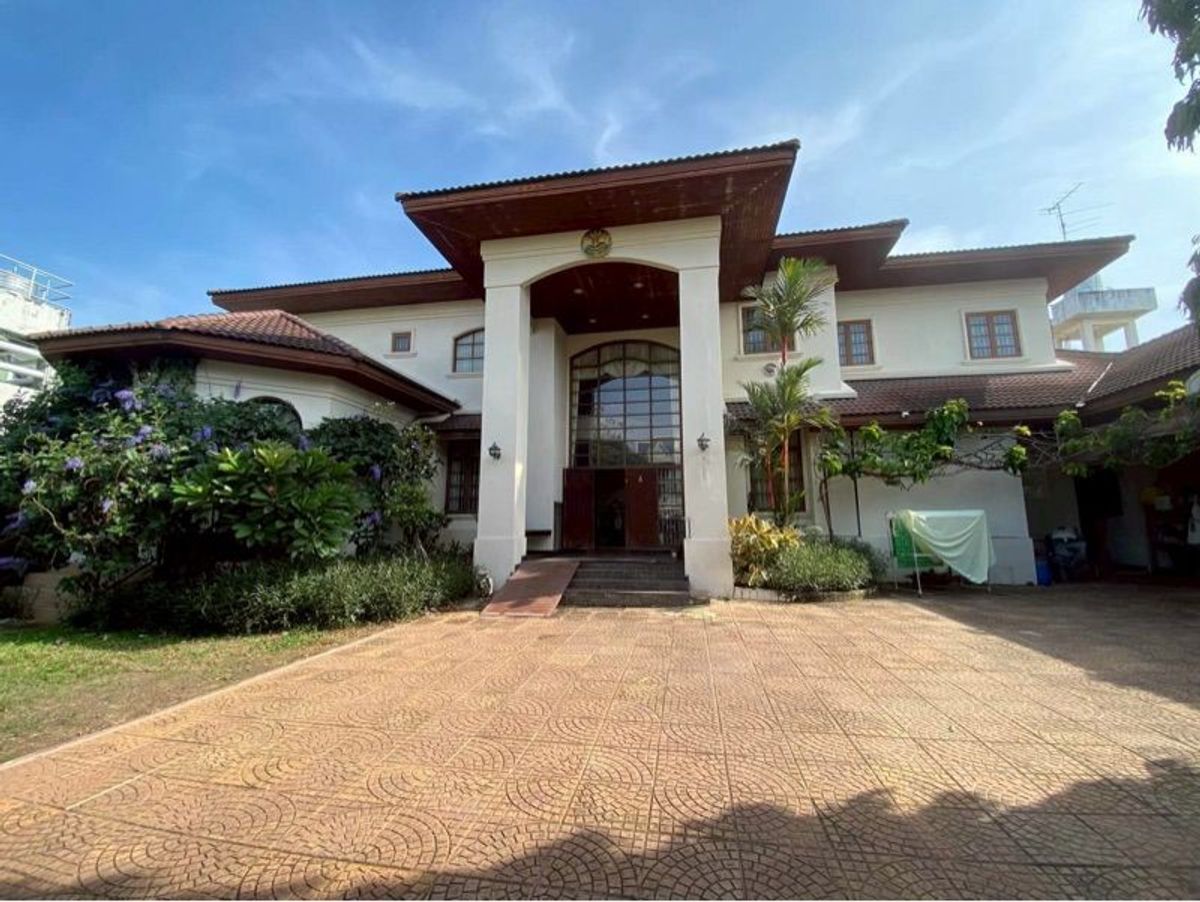 ขายบ้านบางแค เพชรเกษม : 🏡 บ้านหรู 1 ไร่ ภาษีเจริญ ใกล้ MRT ทำเลทอง ราคาดี ใจกลางเมือง