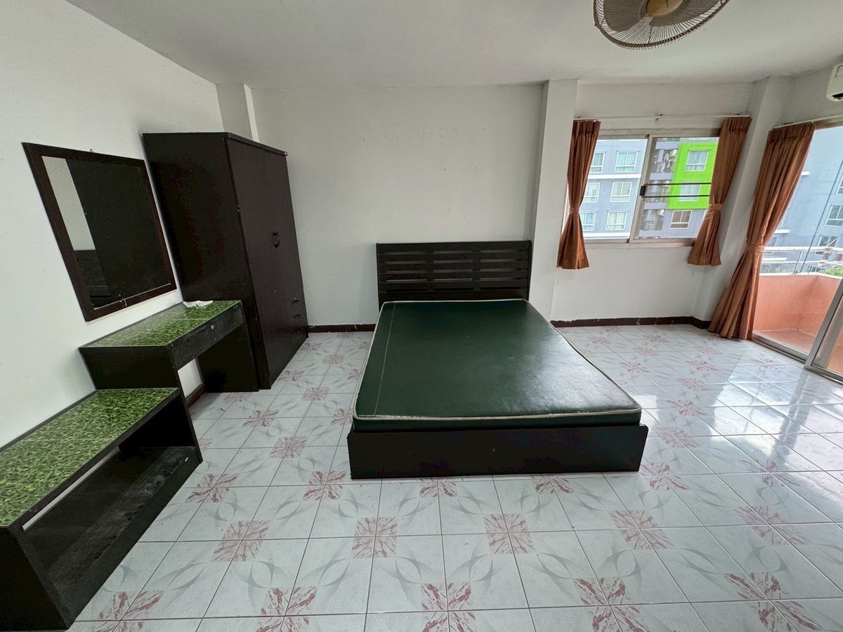 For SaleHotel&Apartment BusinessPattaya, Bangsaen, Chonburi : 📌 Apartments for sale near Amata Nakorn Industrial Estate, full -year -old, 348 sq.w. offers convenient parking. Returns of up to 9%, only 32 million baht !!