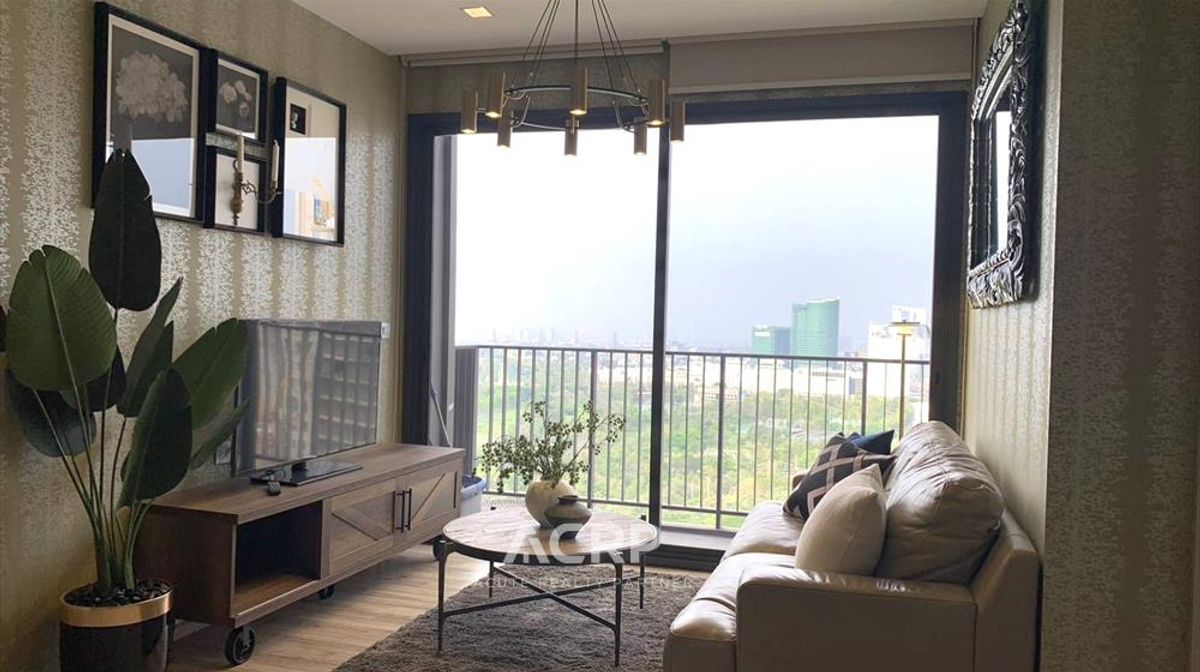 For RentCondoSapankwai,Jatujak : WOW! Condo corner room for rent, The Line Chatuchak-Mo Chit, beautiful garden view, high floor