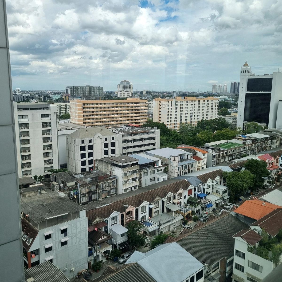 For RentCondoRamkhamhaeng, Hua Mak : Inspire Place 2 Bedrooms 2 Baths 15K PLEASE Add Line Paolin1call 0928242499