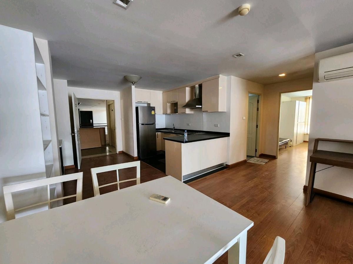 For SaleCondoSapankwai,Jatujak : For Sale: Baxtor CondominiumCorner unit Low-rise building (8 floors) | Near BTS Saphan Khwai