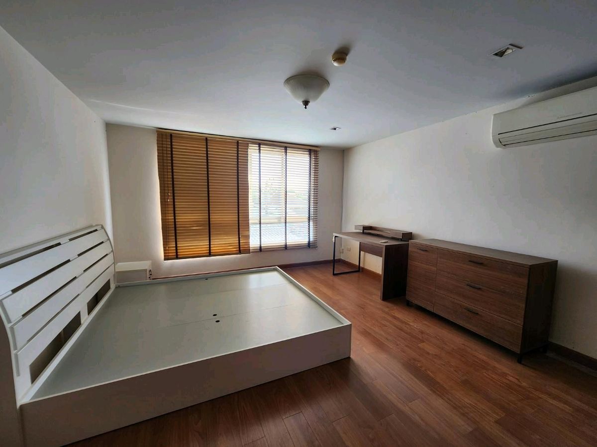 For SaleCondoSapankwai,Jatujak : For Sale: Baxtor CondominiumCorner unit Low-rise building (8 floors) | Near BTS Saphan Khwai