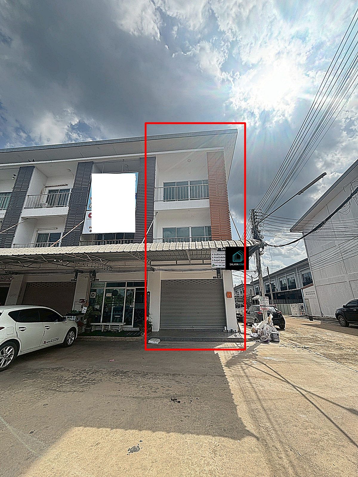 ขายอาคารพาณิชย์นครปฐม : ขายตึก3ชั้น ติดโรงเรียนนาคประสิทธิ์ ติดถนนใหญ่ หลังมุม ตึกกำลังอยู่ในขั้นตอนรีโนเวท