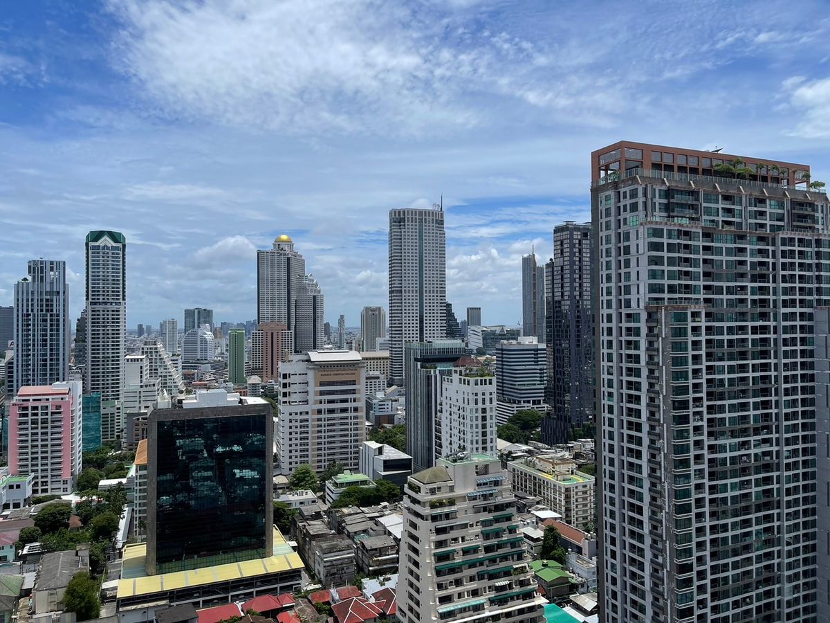 ให้เช่าคอนโดสีลม ศาลาแดง บางรัก : Silom Suite Room for Rent (Sathorn 12)