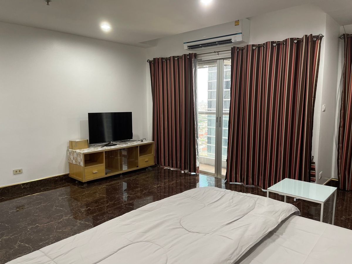 ให้เช่าคอนโดสีลม ศาลาแดง บางรัก : Silom Suite Room for Rent (Sathorn 12)