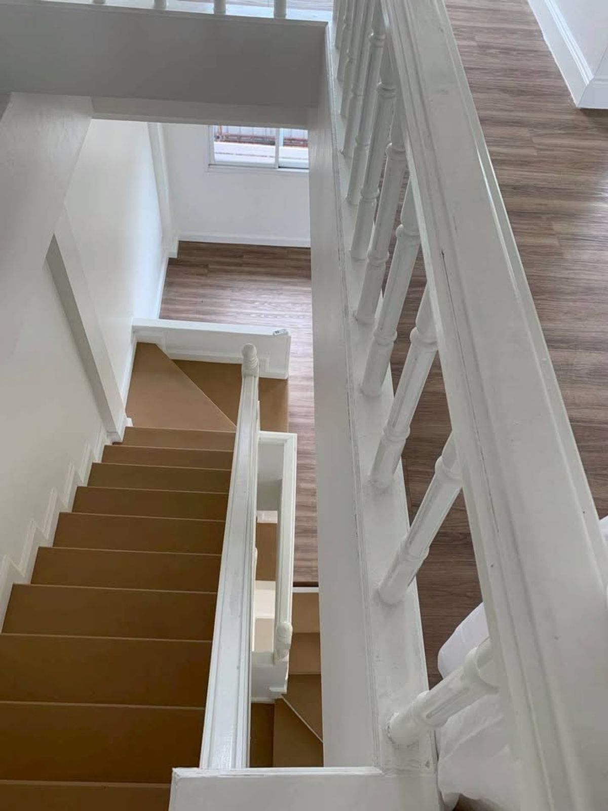 ขายบ้านลาดพร้าว101 แฮปปี้แลนด์ : ขายทาวน์โฮม 3 ชั้น หลังมุม ( ถนนเมน ) เนื้อที่ 42.2 ตรว. ถนนโพธิ์แก้ว แขวงคลองจั่น  เขตบางกะปิ จังหวัดกรุงเทพ