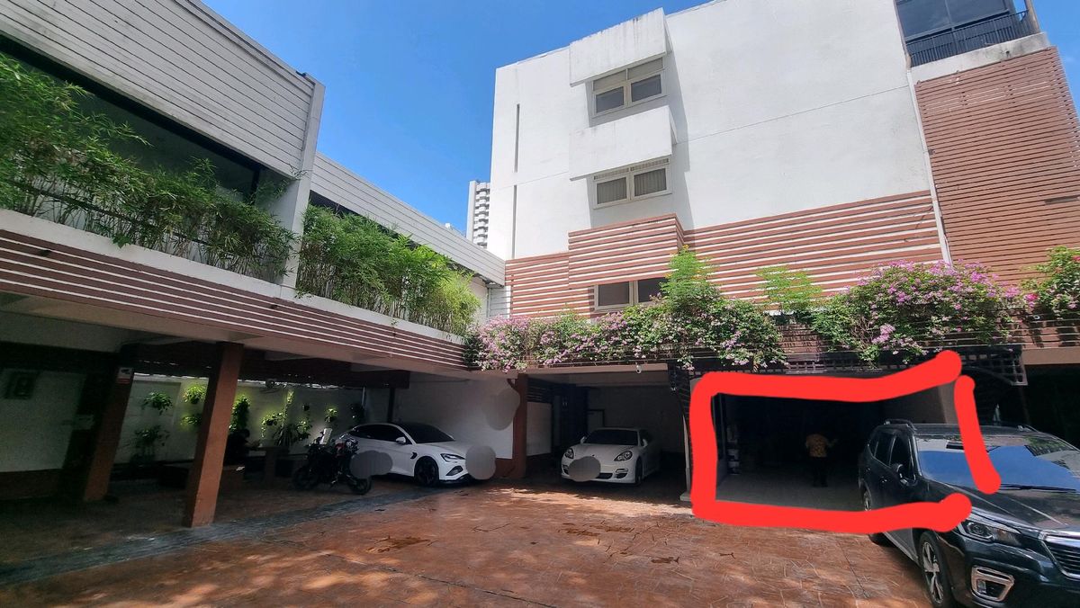 For RentRetail SpaceSukhumvit, Asoke, Thonglor : Retail Space for Rent in Phrom Phong 70 sqm.Prime Location | Ground Floor of a Beautiful Building | No Restaurants Allowed