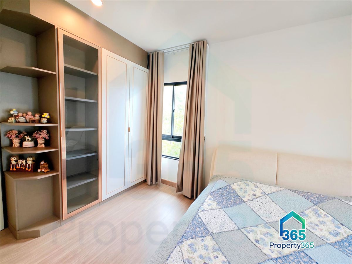 HousePathum Thani,Rangsit, Thammasat : Mitti Lamlukka Klong 6 (Sammakorn) Serene Detached House, 3rd House (from security post), a house in the first soi of the village.