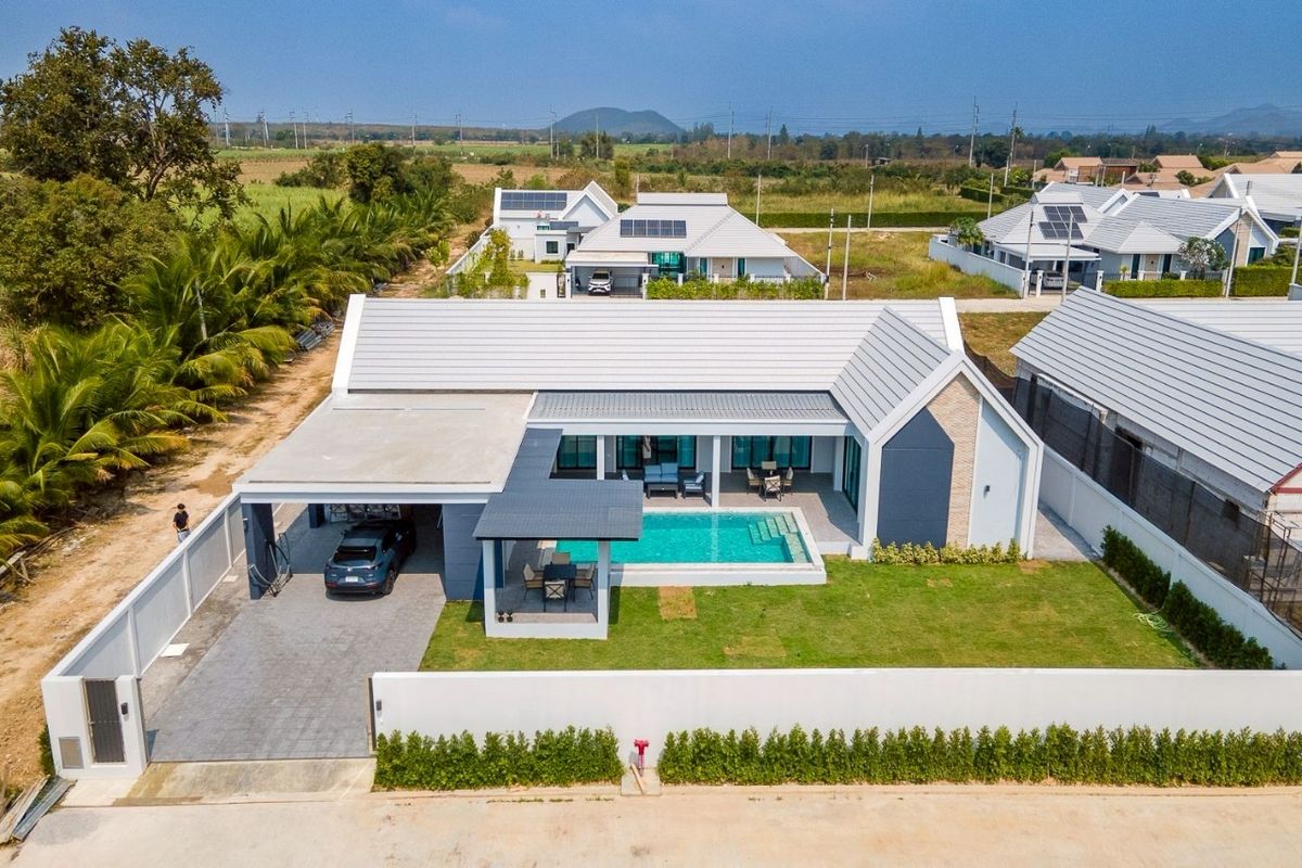 For RentHouseHuahin, Prachuap Khiri Khan, Pran Buri : Fully furnished Modern villa in Hua Hin soi 112 for rent 