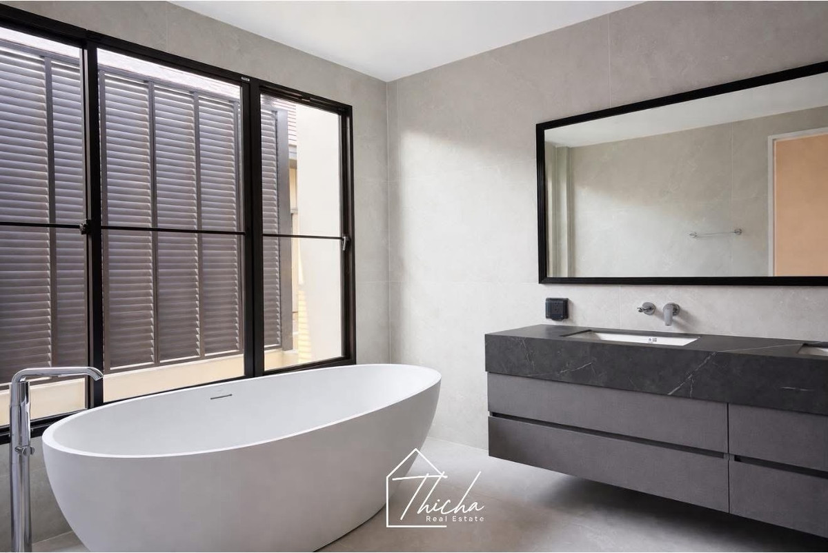 For SaleHousePhutthamonthon, Salaya : Grand Bangkok Boulevard at the park