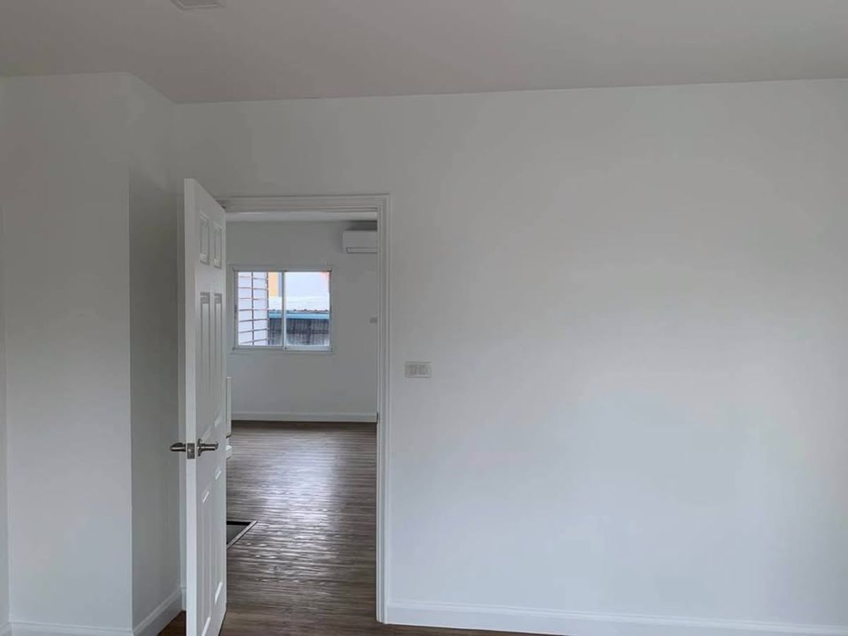 ขายบ้านลาดพร้าว101 แฮปปี้แลนด์ : ขายทาวน์โฮม 3 ชั้น หลังมุม ( ถนนเมน ) เนื้อที่ 42.2 ตรว. ถนนโพธิ์แก้ว แขวงคลองจั่น  เขตบางกะปิ จังหวัดกรุงเทพ