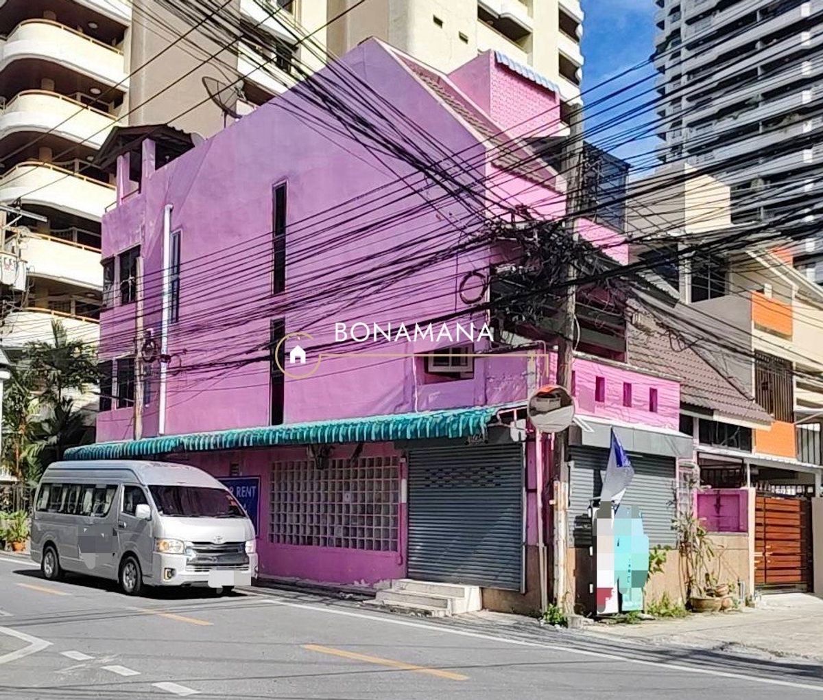 For RentShop HouseSukhumvit, Asoke, Thonglor : Rent a commercial building next to Phrom Phong Road (BTS Phrom Phong 850M)