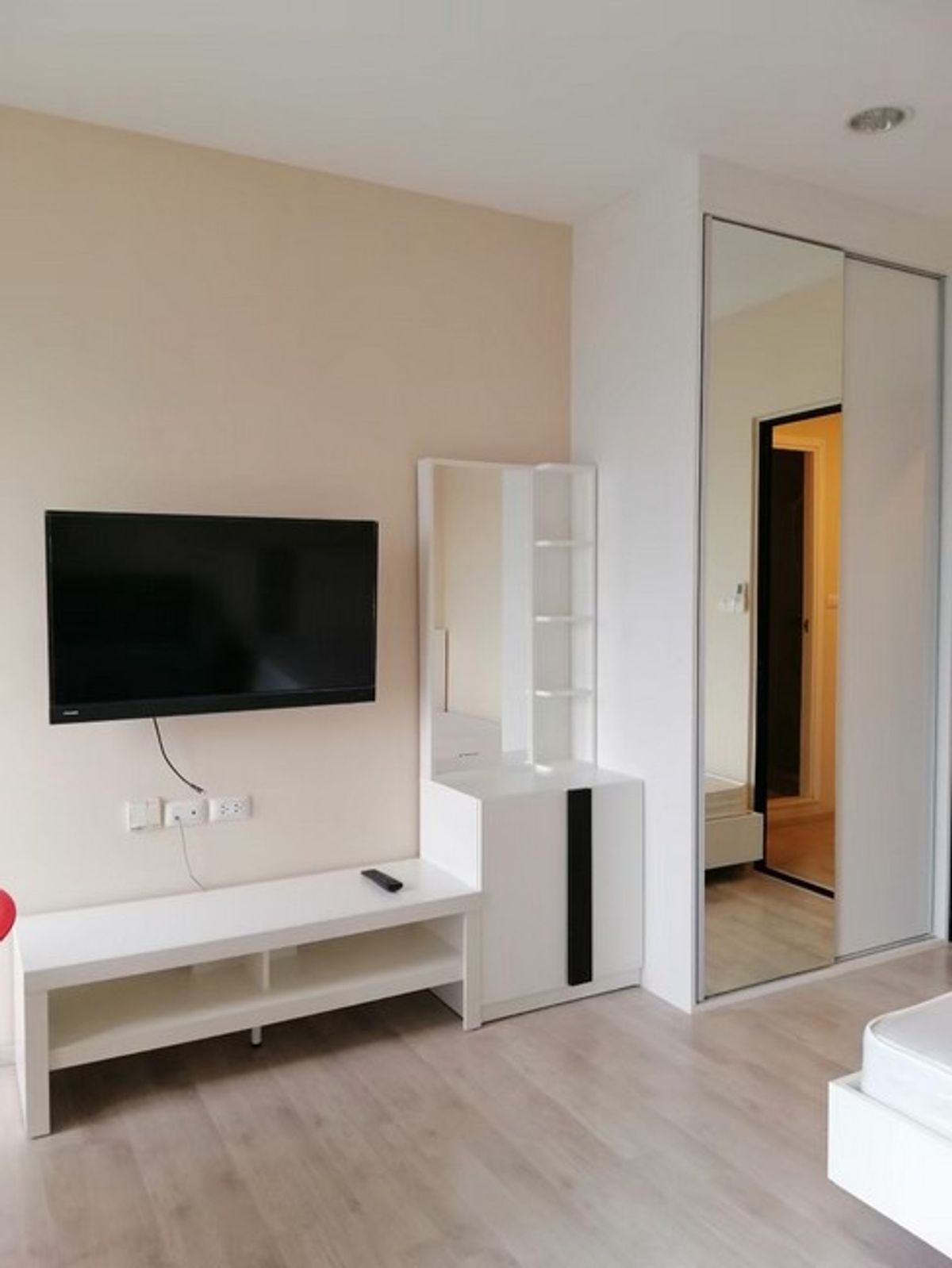 Dfb0029 ให้เช่า plum condo central station ติดเซ็นทรัลเวสเกต Loading...