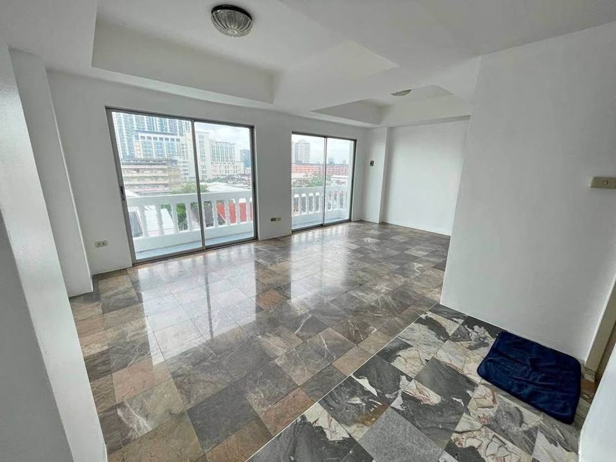 For SaleCondoRamkhamhaeng, Hua Mak : Condo for sale in Sukhothai Ban Soi Ramkhamhaeng 30/1, large room 63 sqm. 7th floor (S4828)
