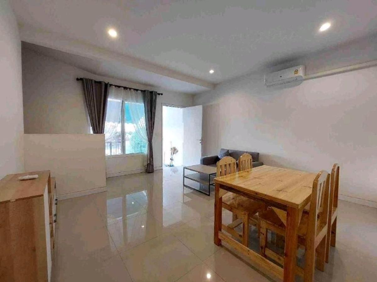 For RentTownhomePathum Thani,Rangsit, Thammasat : Townhome near Rangsit University for rent, 10 minutes, near St. Joseph School, Rangsit Future, Rangsit Market, Golf Course and Community Restaurant 