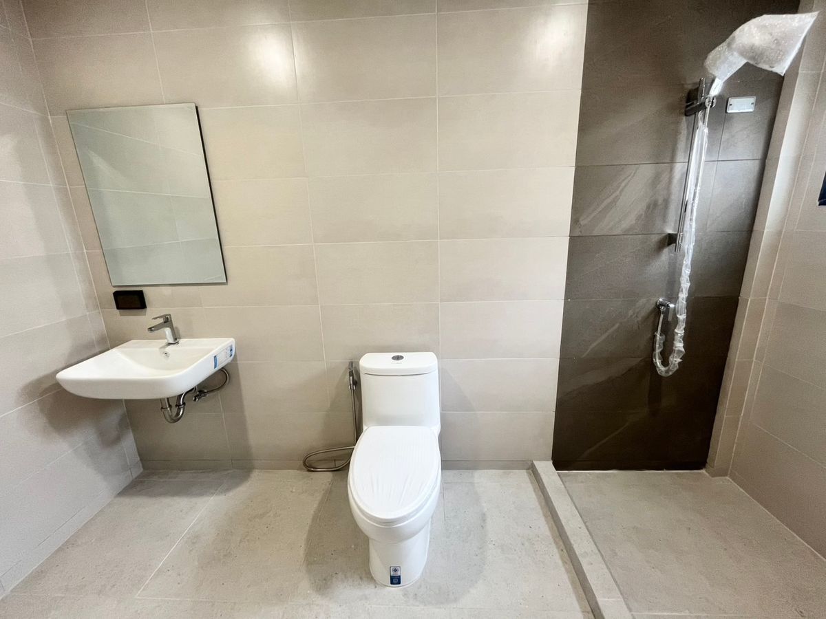 ขายทาวน์โฮมอ่อนนุช อุดมสุข : Modern townhouse Newly Renovated Near BTS Punnawithi and Suan Luang