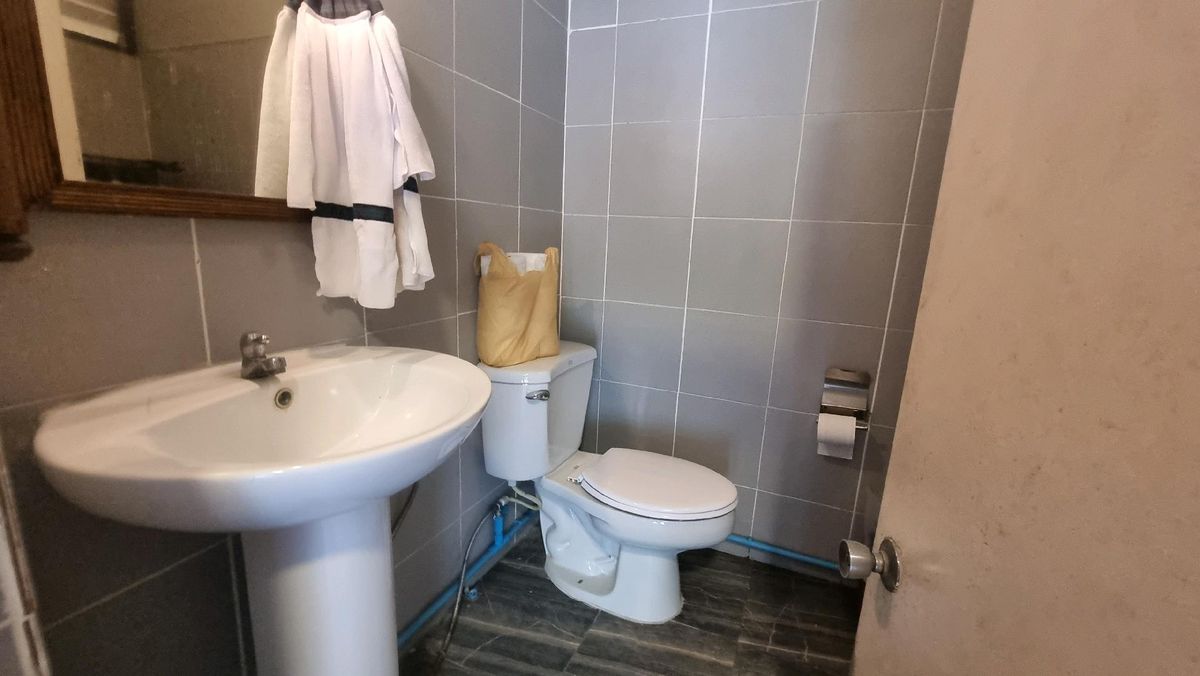 For RentRetail SpaceSukhumvit, Asoke, Thonglor : Retail Space for Rent in Phrom Phong 70 sqm.Prime Location | Ground Floor of a Beautiful Building | No Restaurants Allowed