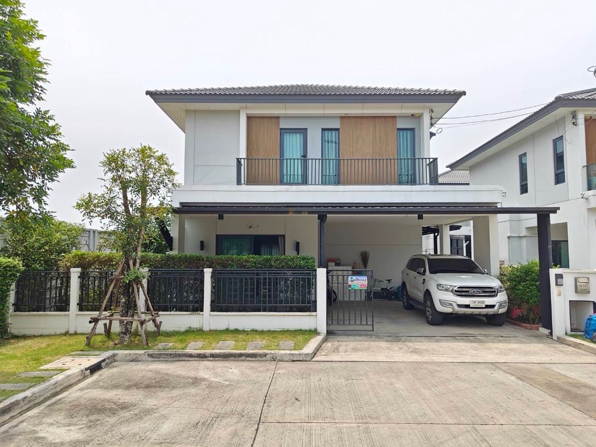 ขายบ้านนวมินทร์ รามอินทรา : ✅ขายถูก บ้านเดี่ยว 2 ชั้น หลังมุม🏠Centro Wongwaen-Chatuchot แบบ 3 ห้องนอน 3 ห้องน้ำ พื้นที่ 53.6  ตรว. พื้นที่ใช้สอย 175 ตรม. ที่จอดรถ 2 คัน
ราคา  6,990,000 บาท📍ใกล้ทางด่วนรามอินทรา-อาจณรงค์🔔รีบจองเลย